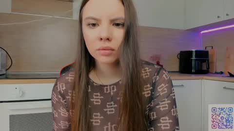 Chloe online show from May 18, 12:33 pm