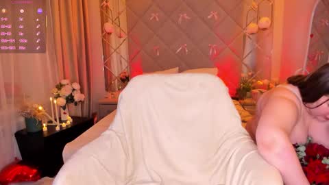 chloee white online show from March 9, 12:41 pm