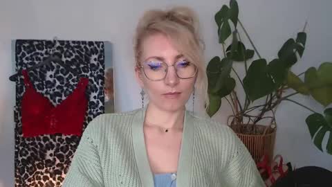 Cinderella online show from April 10, 6:30 am