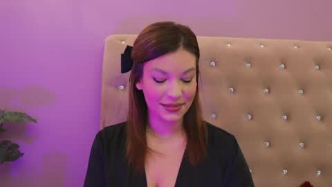 Clara online show from May 10, 7:05 pm