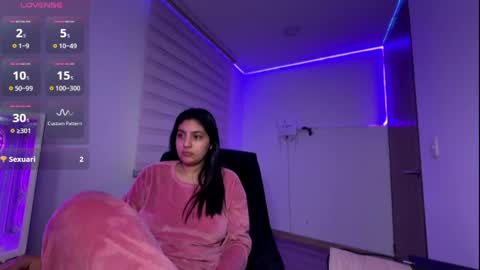 cloe small online show from March 27, 6:37 am