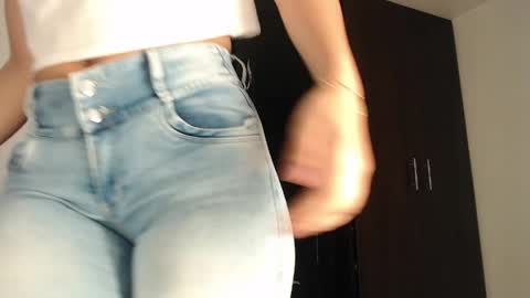 cloe online show from April 23, 1:24 pm