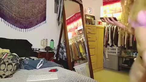 Clover online show from April 3, 12:52 am