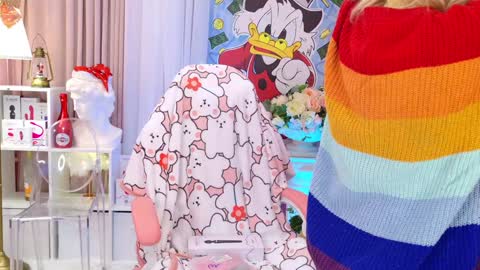 Mia online show from December 16, 9:31 pm