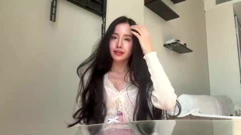 Mila online show from May 20, 1:30 pm