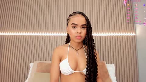 coralineross_ online show from February 21, 11:11 am