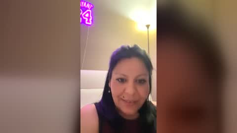 corrinagardena online show from July 4, 8:43 am