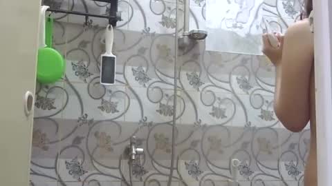 Liz Gwyneth Charlota online show from March 14, 7:42 am