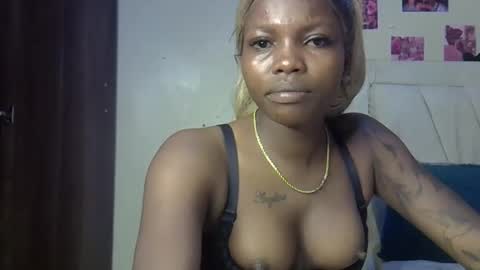 craizybitch online show from April 28, 8:18 am