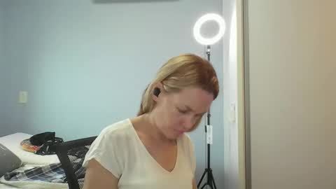 Anny online show from March 31, 10:48 am