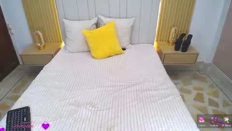 Sara online show from April 7, 2:41 pm