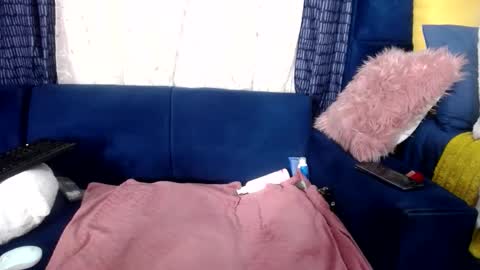 crystaljes online show from October 7, 5:06 pm