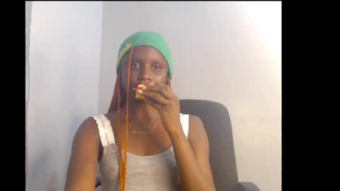 sophie online show from July 12, 2:07 pm