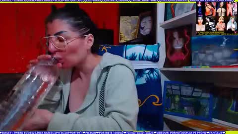 cuminmenowbby online show from April 7, 5:59 pm