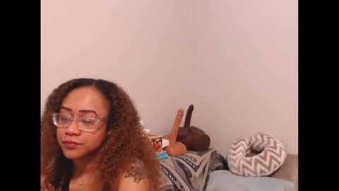 Nia Reese online show from March 22, 1:11 am