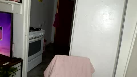 curliegirlee online show from April 6, 4:46 am