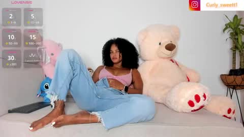 Curly  -  OF- CURLY SWEETT online show from April 18, 1:24 pm