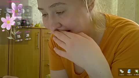 Curvy online show from April 12, 10:18 am