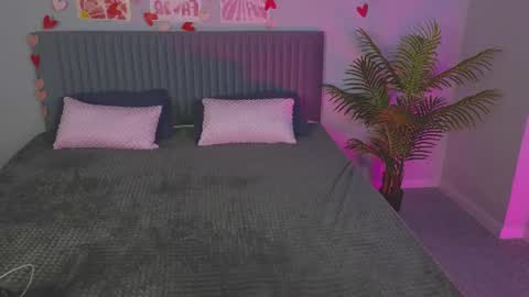 Amyy online show from June 25, 5:12 am