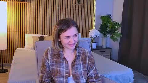 cutemirage online show from April 18, 7:07 pm