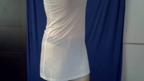 cutie_bee online show from May 19, 6:53 am