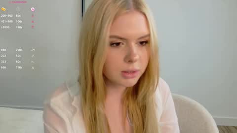 cutie_nomy18 online show from November 7, 8:03 pm