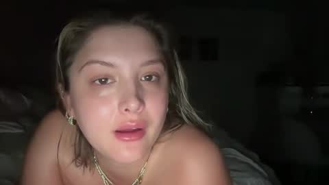 Cutieoggg420 online show from May 4, 2:26 am