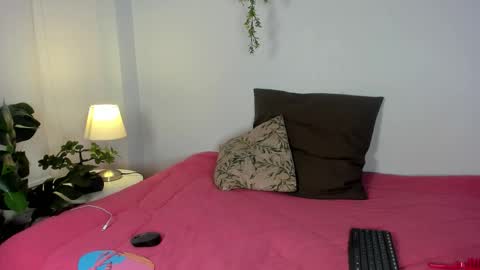 Laura online show from March 13, 1:01 pm