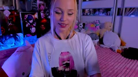 Nora online show from March 11, 9:50 pm