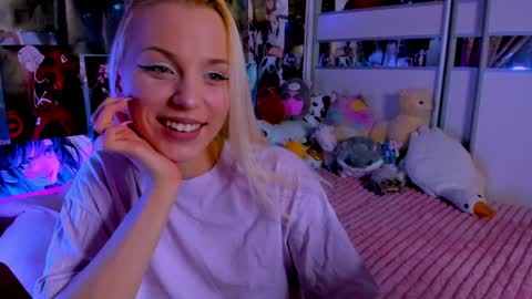 Nora online show from May 22, 8:18 pm