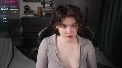 Helen Blossom online show from May 24, 1:54 pm