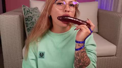 Dailyn online show from December 17, 7:40 pm