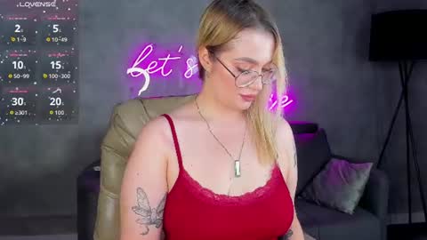 Viickie online show from August 4, 9:26 am