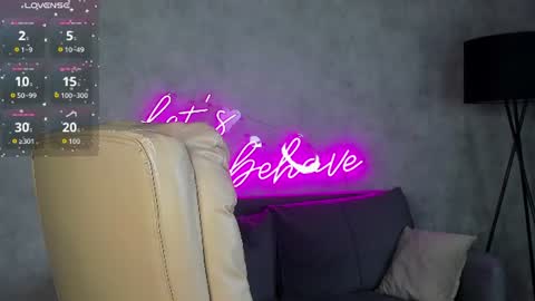 Viickie online show from August 2, 9:23 am