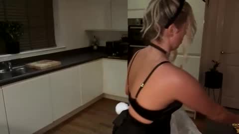 Daisy Dreams online show from March 31, 9:48 pm