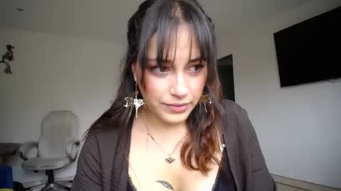 IG  dakotasofiaa online show from May 25, 4:39 pm