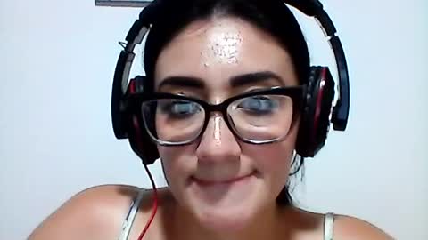 Dakottamonroe online show from April 30, 3:23 am
