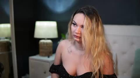  Dalia  online show from July 19, 11:40 pm