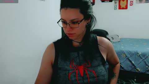 dani y jocelyn online show from March 18, 10:48 pm