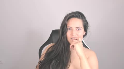 danielajimezs online show from January 4, 10:34 pm