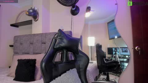 danielasexya online show from April 11, 8:45 pm