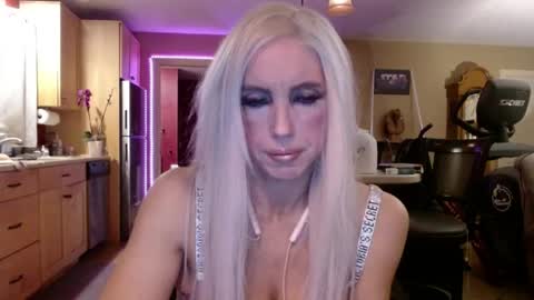DanikaWhite69 online show from March 19, 1:48 pm