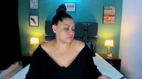 Hilary online show from November 17, 12:55 am