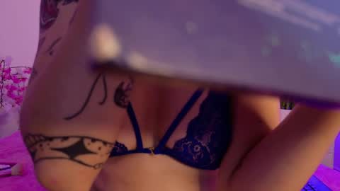 dark_angell77 online show from June 1, 11:12 am