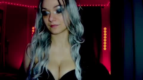 roseredgoddess online show from April 2, 2:31 am