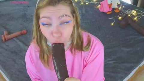 Sophie online show from April 5, 8:46 am