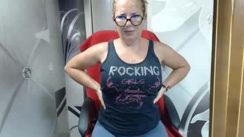 hi guys i m a cute milf i m here for good time and nice people pls be respectfool and enjoy me online show from June 7, 4:30 am