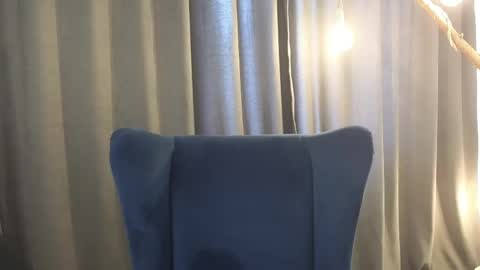 deliaeffy online show from April 18, 2:19 pm