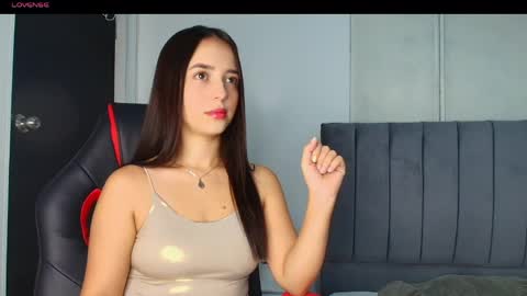 derly_cuervo703031 online show from May 18, 6:14 pm