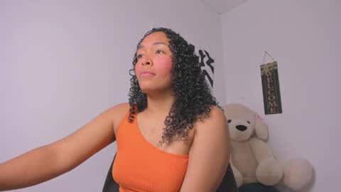desty_y online show from May 13, 1:22 am